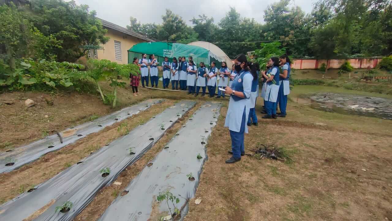 FIELD TRIP TO KRISHI VIGYAN KENDRA OF CLASS 10TH STUDENT